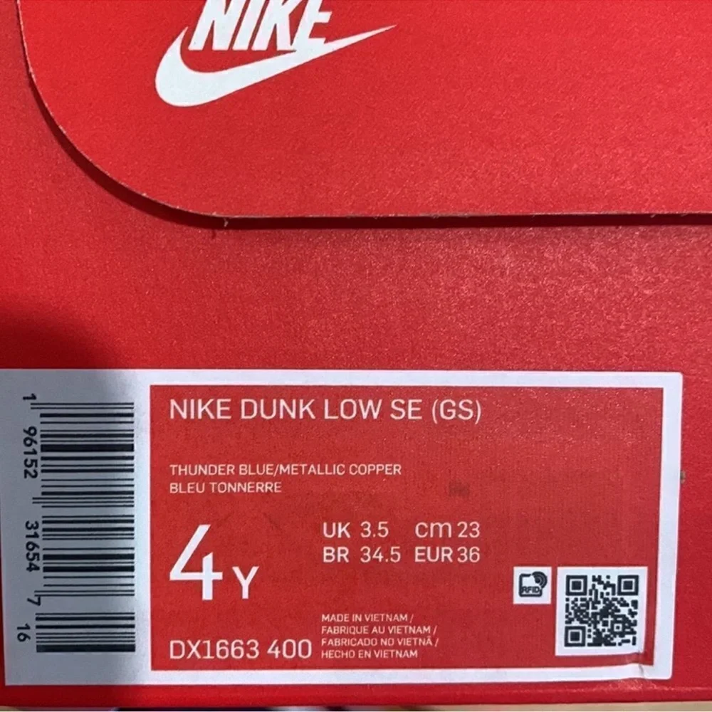 NIKE DUNK LOW SE GS SNEAKERS - Picture 12 of 12